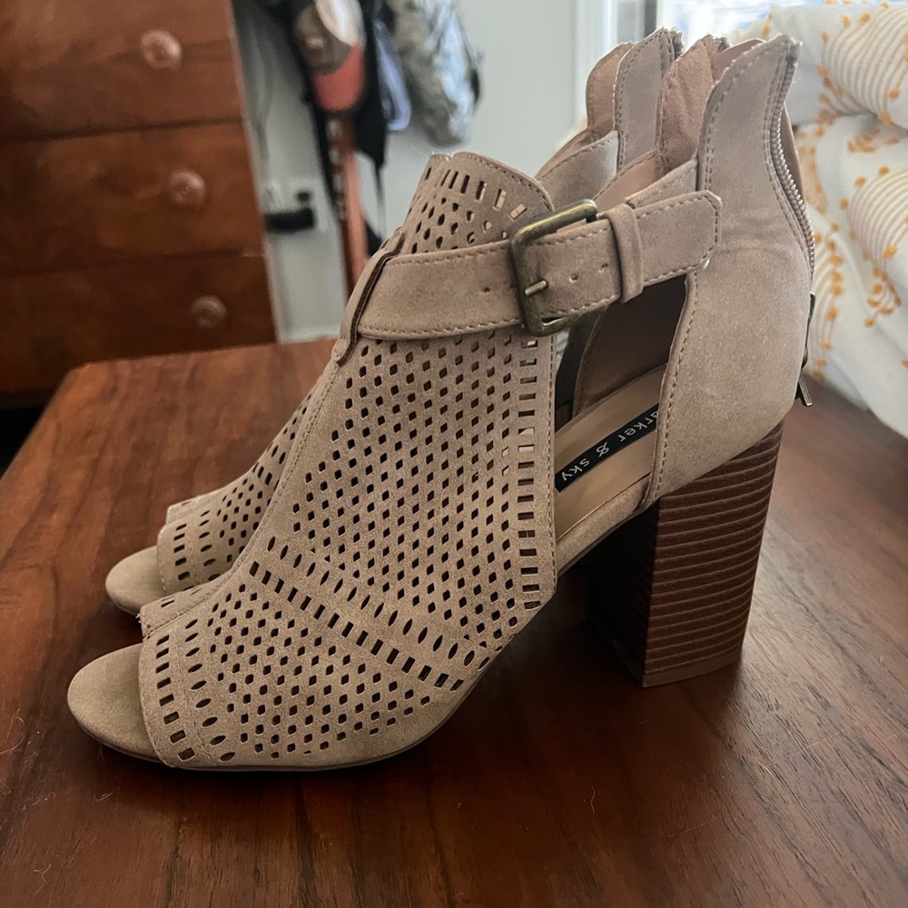 Cute tan shoes. Rarely worn